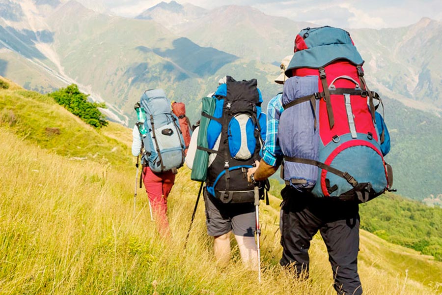 снаряжение для похода треккинг самые необходимые важные нужные вещи список одежда обувь аптечка питание документы еда горы лес восхождение пвд 